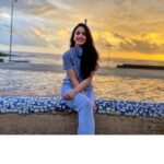 Sandeepa Dhar Instagram – Watched the sunset outside the boundaries of my home after 4 months ! Realised how we take things for granted . There is a lot that is good in our life- don’t take it for granted. Don’t get so focussed on the struggles that you miss the gift of today . 💛
#nofilter #mumbaimerijaan #staysafe 
 📸 @ayush007 Carter Road Beach, Mumbai, India