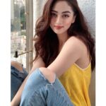 Sandeepa Dhar Instagram - I want daisies in my hair, peace in my soul & Love in my heart 🍀 #quarantinediaries #sunshinestateofmind #messyhairdontcare