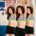 Sandeepa Dhar Instagram – 🐒 So, came across the #jlosuperbowlchallenge . Can’t believe @jlo did this in heels while I barely managed to do it in sneakers. 💃🏻👯‍♀️👯‍♂️
Learning choreography via a video clip, pausing, slowing it down took me back to my school days coz back then that’s how I used to copy & learn dance styles. 🤸‍♀️
For all u dance lovers , try it at home & share ur versions with me coz sharing is fun. 😁
Choreography by @parrisgoebel 
#stayhomeanddance

Tagging some friends that I wanna c do this . Home Sweet Home