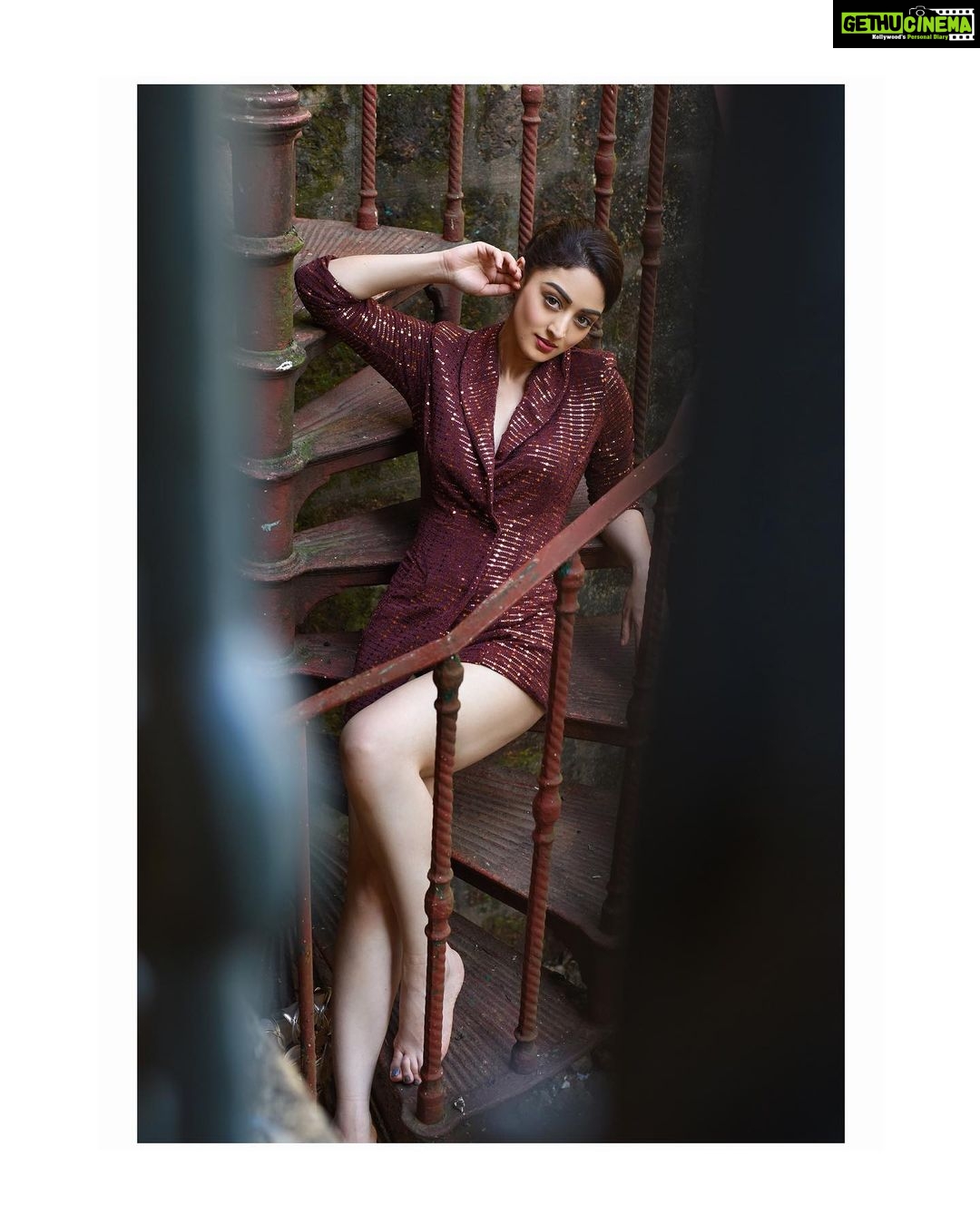Sandeepa Dhar Instagram - Old rustic town, barefoot, the blues & a bit of shimmer; Life is Good ✨🍫 📸 @shazzalamphotography Outfit @onlyindia Styled by @shru_birla @tejalyadav318