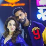 Sandeepa Dhar Instagram – Yeh Kaali Kaali aankhein 👁👁 🎶 🕺🏻 💃🏼 

😍 90’s Bollywood magic 🪄  with @iamsandeepadhar 
Let us know how did you guys find this version of Kaali Kaali 👀👀 
.
.
.
.

Directed by – Me 🙋🏼‍♂️ & @ritesh_the_kings 
🎥 – @rajiv_kingsunited @ritesh_the_kings 
Assist Team 🕺🏻 💃🏼 – @tanyabhushan @swapnil_thekings @rajadas_thekings @aryan_kings_united 
Make up – @ruchimua 
.
.
💃🏼 
@iamsandeepadhar
 MUAH: @mukashu.mua Styling: @shru_birla @thesoiree_official

Location @bombaycocktailbar 
.
.
.
.
.
.
.

#Dancecover #sureshmukund #sandeepadhar #Thekings #Kingsunited #dancevideo #yehkaalikaaliankhein #Srk #kajol #baazigar #bollywood #love #bollywooddance #bollywoodmusic #Trending