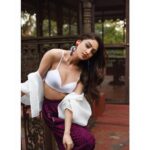 Sandeepa Dhar Instagram - Blessed Mess 🍁 📸 @shazzalamphotography Outfit @mirrorthestore Earings by @accessorizeindiaofficial Styled by @shru_birla @tejalyadav318