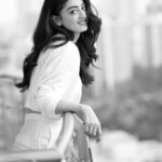 Sandeepa Dhar Instagram - We all have pain hidden beneath our smiles. Be gentle with the hearts of others. ❤️ ________________________________ 📸 @kewalchholak