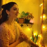 Sandeepa Dhar Instagram - What’s beautiful about you has nothing to do with anything external ✨💫 #BeTheLight #LiveALittle