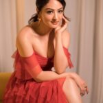Sandeepa Dhar Instagram - Playing dress up ❤️ #midday #awards Swipe —> 1, 2,3 or 4 ? @ambikalal @shru_birla @mukashu.mua @navneet_photography @hair.by.pratiksha @echoaccessories_