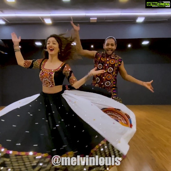 Sandeepa Dhar Instagram - No Navratri is complete without a little bit of dance so here we are doing what we love the most ! 😁💃🏻Happpppy Ashtami & Happy Navratri !!!! @melvinlouis All the people asking about my ghagra , here are the details - Styled by - @yash__shah1612 @styleloft_1612 Outfit by - @annus_creation