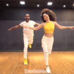Sandeepa Dhar Instagram - Weekend vibes setting in with this super fun choreo on The Jawaani song by @melvinlouis . Had a blast dancing to this ! 😁💛 Guess which part of the choreo left me bruised 😁 #cozitsallyellow #energyiseverything