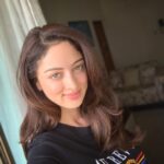 Sandeepa Dhar Instagram – Self love Monday 🌸
You have to choose urself, even when others refuse to. Self love is choosing urself and choosing urself is self care. You are entertaining the wrong things with the wrong people because you are struggling with loving urself. It’s ok to take a break, a moment for urself. It’s ok to be selfish if it means rediscovering ur own power and happiness. 
No one is you and that is ur power. Sending love to all the girls out there trying to love themselves in a world that’s constantly telling them not to. 
#barefaced #cozurbeautiful #nofilterneeded