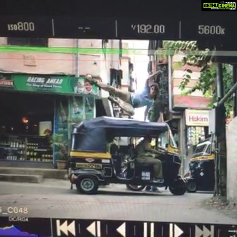 Sandeepa Dhar Instagram - Jumping over rickshaws! đ Just another day at work! đ đ©đ»âđ€đŠčđŒââïž #tb #behindthescenes #making #workingwithcables #action #chase #7hourstogo