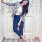 Sandeepa Dhar Instagram - Never regret anything that made you smile. Life is better when you are laughing. ✨ #vanitydiaries #notsoblue #postpackupshot