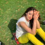 Sandeepa Dhar Instagram - Happiness is letting go of what you think your life is suppose to look like & celebrating it for everything that it is ! 🌼✨ #ThereIsSomethingAboutParks #summervibes #neon