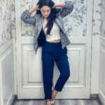 Sandeepa Dhar Instagram - Never regret anything that made you smile. Life is better when you are laughing. ✨ #vanitydiaries #notsoblue #postpackupshot