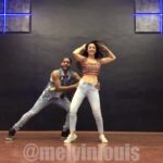 Sandeepa Dhar Instagram – Happpppy Navratri everyone !!! When folk meets @melvinlouis ‘s style= our kind of garba ! 😁💃🏻
Su vaat Che! 🤪
#kamariya #dance #bringoutthedandiyas