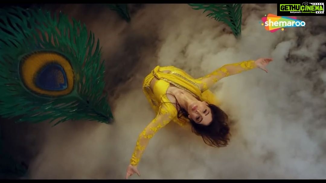 Sandeepa Dhar Instagram - ‘Aisi Laagi Lagan, Meera Hogai Magan’ PART 1 produced by @shemarooent Tried my hands at Indian classical after so many years. Hope u guys like it. Let me know in the comments below. Soulful voice of @javedali4u directed by @sritamad choreographed by @rishikaysh01 @g_makeupartistry @minishamendonza @nitutamang143