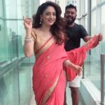 Sandeepa Dhar Instagram - Since a lot of people asked me to post this on my main feed, here it is!!! The post pack up madness with @munnasphotography 🤣🤦🏻‍♀️💃🏻 #sandygonemental #munnalivinghisdreamofbeingahero #hehasalwayswantedtosongsinslowmotion #andthatsmefulfillinghisdreams