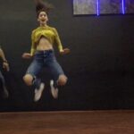 Sandeepa Dhar Instagram – This was one of the days when I sneaked out of shoot during lunch to pack in a last minute rehearsal for the #ytff ! 🤦🏻‍♀️😬 I obviously can’t match the swag of @beingsalmankhan but Lovedddddd dancing to this fab choreo by my fav @melvinlouis . 
#dance #rehersal #show #swagseswagat