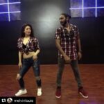 Sandeepa Dhar Instagram - #tb this choreography 🔥🔥🔥 Had so much fun doing this with @melvinlouis !! Wish I could match his style though, Grrrr!!! He is too bloody good !! 🙄🙄😶 #chaltihaikya9se12 #phaadu #dance #dancecover