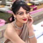 Sandeepa Dhar Instagram - The gaze... 🙃🙃 Outfit: @anjkreations Styling: @thefanboi #theindianroute #jaipur #traveldiary ITC Rajputana, Jaipur