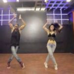 Sandeepa Dhar Instagram - Loveee this song!!! Hence, this has to be done!! All the best for #shubhmangalsavdhan @ayushmannk @psbhumi @eros_now @shubhmangalsavdhan_the_film Had a Super fun time doing this with the mad talented @melvinlouis !! 🚀💃🏻 Click on the link in the bio to watch the complete video! This one is filled with some major nautanki!! 🙈😂 Styling @styledbyshefali @sarath.krishnan.24 @preety_designhut MUH @makeupartbygayetri #rocketsaiyyan #dancecover #happiness