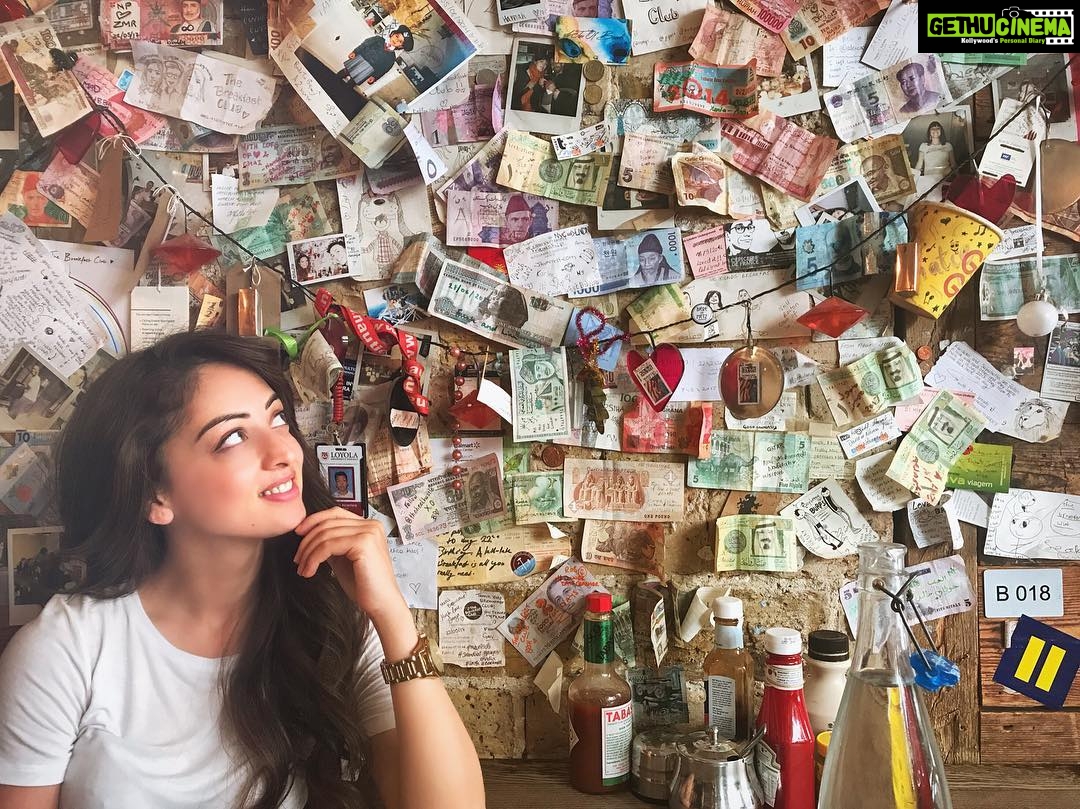Sandeepa Dhar Instagram - Stories...from around the world for Breakfast!! #londondiaries #thebreakfastclub #breakfasttime #pancakes #yummyinmytummy @london The Breakfast Club - Soho - London