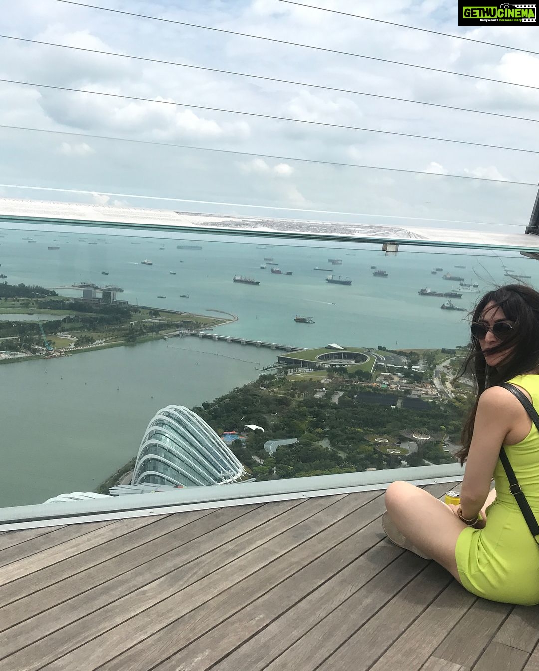 Sandeepa Dhar Instagram - Abandonment ! ✨🙃 #crazyview #windy #candid #forachange #travel #singaporediaries Marina Bay Sands