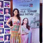 Sandeepa Dhar Instagram - Photo dump from a day well spent with some supremely talented people with whom I have had the privilege of working. Swipe left , ignore the 6th pic 😑 It’s every actor’s dream to work with @imtiazaliofficial & mine came true 💃🏻 Thank you @mukeshchhabracc @mukeshchhabracc for making this happen. 🤗❤️ Thank you @kumararchit & #sajidali for making me a part of the world of Mithu & Teji & being the bestest directors ever. Can’t wait for the world to watch the world you both have so beautifully created. Thank you @nidhisethianair for calling me up on a rainy day in Pondicherry. It will forever remain the most memorable phone call. Thank you @srustij for being the most awesome EP & always infusing positivity whenever we meet. 🤗 Thank u @rajeshshukla18 for being an awesome DOP & making me look pretty without makeup 🙌🏻🤗 Thank you @suveera.swetesh.stylist for making me look like Mithu & I will never forget the nighties 😄 And lastly but most importantly Thank you everyone at @wearewsf @sonylivindia @reliance.entertainment for bringing this story to the world & making me a part of it. DR.ARORA STARTS STREAMING ON SONYLIV FROM 22nd JULY