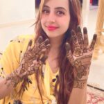 Sanjjanaa Instagram – Thank you @sanjjanaagalrani for giving me this opportunity to work with yu!! It was great working with u dear ❤️ she is soo humble and down to earth person and helps small businesses to grow !! Great platform to grow in this field.. thank yu once again!! Looking forward to work with u in future ❤️
.
.
#mehendi #viral #viralvideos #viralreels #instareels #instagram #artistsoninstagram #actress #southindian #sanjjanna #sanjjannagalrani #celebrity #celebritystyle #reelsinstagram #reelsviral #reelsindia #reelslovers #explore #explorepage #mashallah #alhamdulillah 
.
.
@wedmegood @weddingsutra @weddingbazaarofficial @wsengage @aiwaaawards @southindianactressdot @southindianbrides @karnataka.actress94 @bangalorebrides @weddingwireindia @theweddingbrigade @bridesofsabyasachi @bridesofbangalore_ @zoharashereenmakeup_academy @siddiquatarannum_makeup_ Bangalore, India