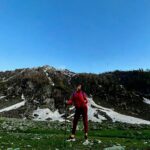 Sara Ali Khan Instagram – Kashmir Ki Kali 🌺
Is back to your Gali 🔆🌙
Now trekking par Main Chali 🏔 Pahalgam