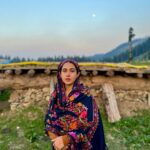Sara Ali Khan Instagram - Eid al-Adha Mubarak 🌝🤲 Kashmir, The Heaven