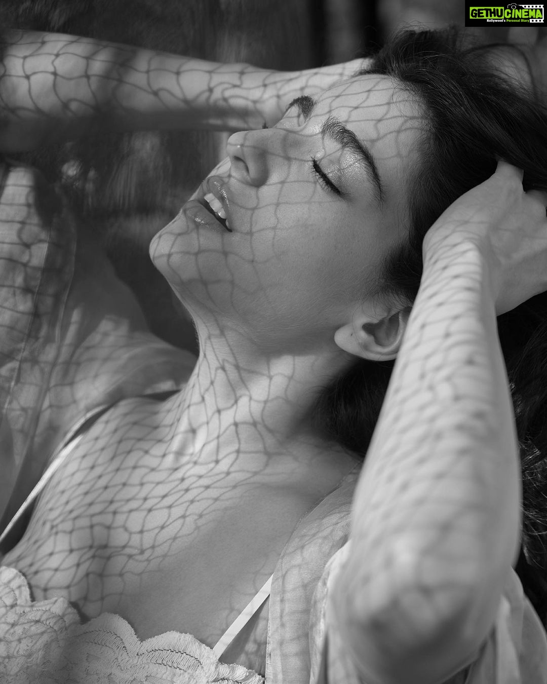 Sara Ali Khan Instagram - Sunday Self Champiππ»ββοΈ πΈ: @rohanshrestha π: @lakshmilehr π: @florianhurel