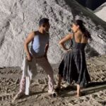 Sara Ali Khan Instagram - Namak mein Chamak ✨🧂 Thumak Thumak 💃 Salt Pans
