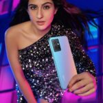 Sara Ali Khan Instagram - The day of love is right around the corner. 💕💕💕I'm getting ready for this special day in style with my all new #vivoY75 5G. This Valentine's Day, show your perfect style with your partner and stand a chance to meet* me online. ​💁🏻‍♀️ Tag @vivo_india and use hashtags #ItsMy5GStyle & #vivoY75 when sending your entry!​ *TnC Apply: bit.ly/3LqtzXg #partnership