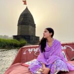 Sara Ali Khan Instagram – 💟☮️💁🏻‍♀️ Narmada River