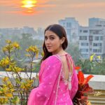 Sara Ali Khan Instagram - We’ve always loved the setting sun 🌅 From Bombay to Bihar 🔆🔆🔆 From Sara to Rinku 👯‍♀️👩‍❤️‍👩