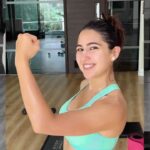 Sara Ali Khan Instagram - Puffy and Bloated or Gym Devoted? 🎃💪 Clearly for the former Sara voted ✅ Cycled, jumped fully exploded 🏋️‍♂️ So wanted to share, so her effort could be noted 🙏🏻 Thank you Darshaks 🤗
