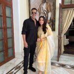 Sara Ali Khan Instagram - Chakachak meets Garda 💫🔥🪄 #atrangire @akshaykumar