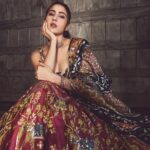 Sara Ali Khan Instagram - Chakachak ✨💫⭐️🤩 👗: @tanghavri 💄: @vardannayak 💇‍♀️: @ayeshadevitre @sajzdot 📸: @kadamajay