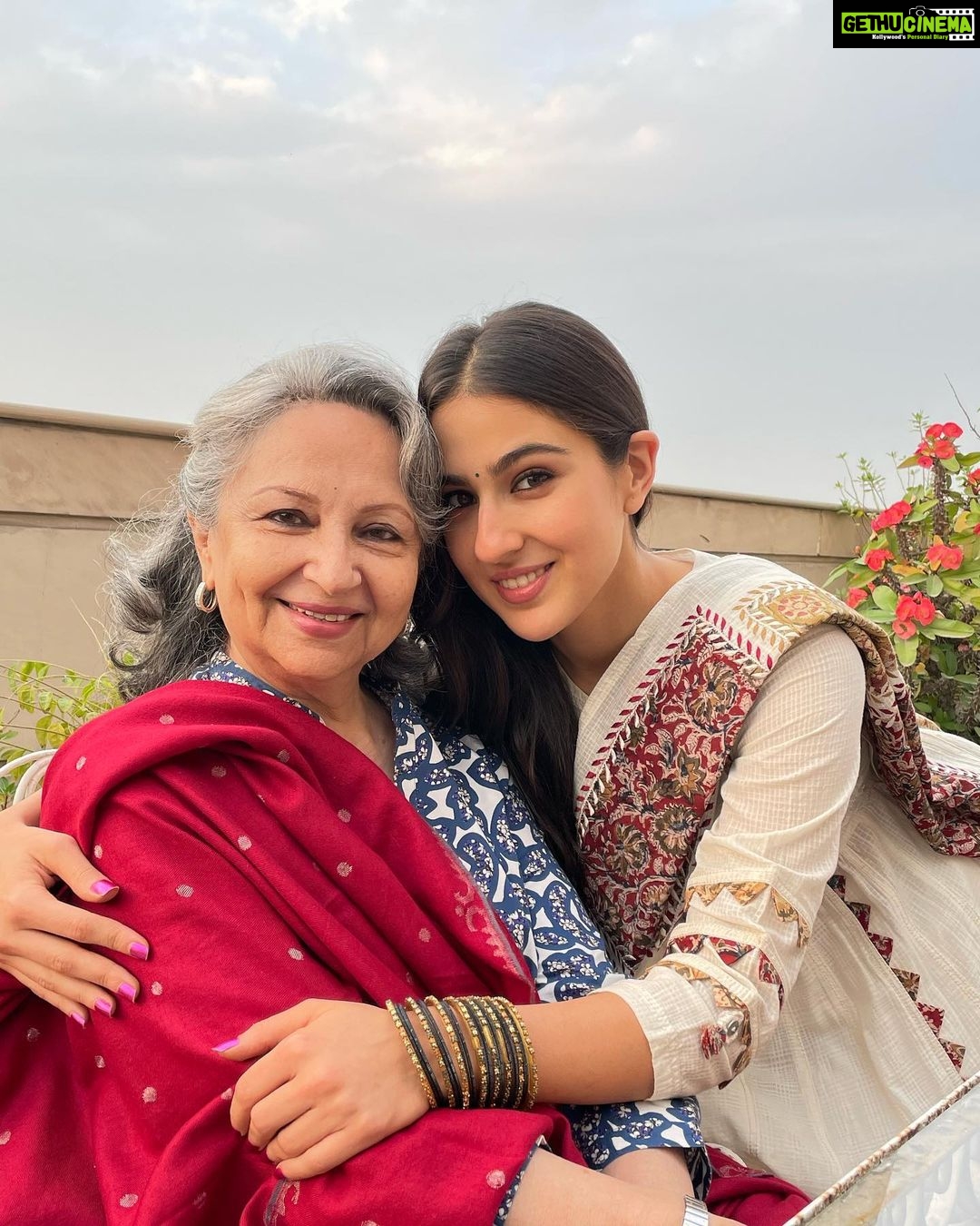 Sara Ali Khan Instagram - Happiest Birthday Badi Ammaπ€π€ I love you so much. Thank you for always being here for us and being a constant pillar of support. Inshallah I hope that I can always make you proud. ππ£π₯π€² #grandmother #inspiration #graceful #beautiful #iconic