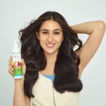 Sara Ali Khan Instagram – Mamaearth’s Onion Shampoo, enriched with the goodness of Onion and Plant Keratin, which helps reduce hairfall upto 60% in just 4 weeks. Isn’t that just amazing! 
Bathe your hair in natural goodness and get that healthy hair you dream of.

No confusion, hairfall ghataane ka natural solution!

@mamaearth.in 
#GoodnessInside #Mamaearth
#partnership