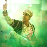 Sara Ali Khan Instagram - Atrangi style mein entry karte hai har baar 🕺🏻 Next level energy- adbhud pyaar 💥💕 Unke saamne sab maanle haar 🎖 To ho jayein Tayaar ⏰ To meet Mr Akshay Kumar 👏👏👏 Stay tuned for the trailer of #AtrangiRe tomorrow on @DisneyPlusHotstar #DisneyPlusHotstarMultiplex @aanandlrai @akshaykumar @dhanushkraja @arrahman #BhushanKumar @kamil_irshad_official #HimanshuSharma @cypplyofficial #CapeOfGoodFilms @tseriesfilms @tseries.official