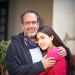 Sara Ali Khan Instagram - Atrangi Re now streaming on @disneyplushotstar 👀👀👀 @aanandlrai sir I still can’t believe this! Pehle Rinku aapki thi, phir meri, ab sabki hai 🥰🥰🥰 Sir I don’t think I’ll ever be able to thank you enough for giving me Rinku. But thank you for trusting me and giving me this opportunity. Thank you for teaching me how to love myself, thank you for making me believe in myself at a time when my confidence was at its lowest, thank you for teaching me our imperfections make us human. Thank you for unconditionally loving me, endlessly spoiling me, and always supporting, motivating and encouraging me. Thank you for all my sunrises, all my saag, all our musical filled drives and all our ginger tea evenings. You know that 2020 was a tough year for me, and I want you to know (again) that it’s only Atrangi re and it’s various schedules that kept me going. I’ve waited for every call sheet of this film, and enjoyed each second with you. Every part of me would KILL to go back to day zero and do this all again. All I have in my heart is love and gratitude sir. Thank you for being you. You, Rinku and Atrangi will forever be a part of Sara (and probably the most honest part of her).