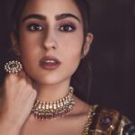 Sara Ali Khan Instagram - Chakachak ✨💫⭐️🤩 👗: @tanghavri 💄: @vardannayak 💇‍♀️: @ayeshadevitre @sajzdot 📸: @kadamajay