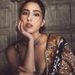Sara Ali Khan Instagram - Chakachak ✨💫⭐️🤩 👗: @tanghavri 💄: @vardannayak 💇‍♀️: @ayeshadevitre @sajzdot 📸: @kadamajay
