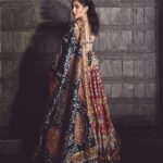 Sara Ali Khan Instagram - Chakachak ✨💫⭐️🤩 👗: @tanghavri 💄: @vardannayak 💇‍♀️: @ayeshadevitre @sajzdot 📸: @kadamajay