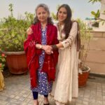 Sara Ali Khan Instagram - Happiest Birthday Badi Amma🤗🤗 I love you so much. Thank you for always being here for us and being a constant pillar of support. Inshallah I hope that I can always make you proud. 💞🐣🐥🤲 #grandmother #inspiration #graceful #beautiful #iconic