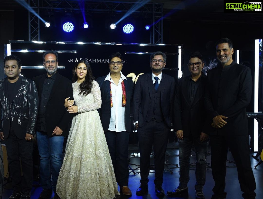 Sara Ali Khan Instagram - Atrangi Re full album out now ππΆπ΅π€²ππ» Thank you @arrahman and @kamil_irshad_official for giving us the soul of our film. πΈ: @harjeetsphotography π: @tanghavri π: @kavyesharmaofficial πββοΈ: @ayeshadevitre @sajzdot