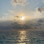 Sara Ali Khan Instagram - Sky above, Sand Below ☀️🏝 Sea around, Go with the Flow 🌊☮️ . .. … …. … .. . @ncstravels @patinamaldives #patinamaldives