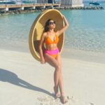 Sara Ali Khan Instagram - Only from the heart can you touch the sky 💕🔆💛🧡🌅 #sunkissed #sunsetlover #sunsetchaser #peace #love #happiness 👙: @stylebyami 📸: @kamiyaah . .. … …. … .. . @patinamaldives @ncstravels #PatinaMaldives #collab Patina Maldives, Fari Islands