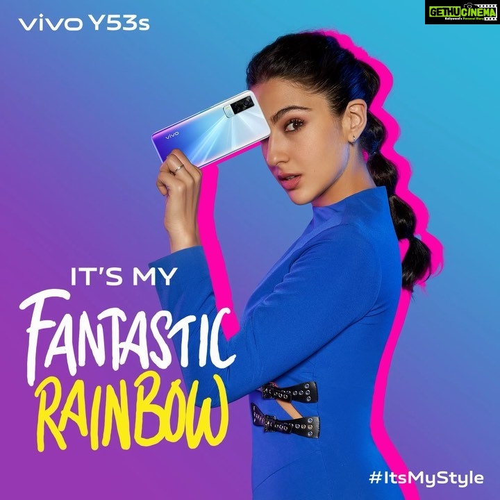 Sara Ali Khan Instagram - My style is always fantastic🤩 What about yours? Go for the new #vivoY53s in this amazing Fantastic Rainbow shade 🌈 and you too, can standout in your unique style.✨ #ItsMyStyle with @vivo_india To buy now visit vivo.com/in #partnership