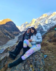Sara Ali Khan Instagram - Back to where it all began 🙏🏻 🔱 ❄️💗 #jaibholenath #grateful #blessed